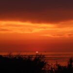 Joana Alvarenga Instagram - Sunset em Malta sem filtros e sem palavras. Foi uma benção...🙏🧡🇲🇹🤍☀️ . #sunset #sunsetlovers #lastday #maltaisland #nofilter #islandvibes #malta🇲🇹 #bestsunset #epic #vacay #blessed #ocean #mediterranean #goldenhour #goldenbay #nowords #thanksgod
