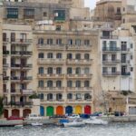 Joana Alvarenga Instagram - Um sítio único onde as fotos não traduzem a sua beleza 🇲🇹⛵💙❤️🤍 . #travelling #marina #birgu #vittoriosa #malta #maltaisland #blue #vacay #discovery #exploring #history Birgu, Malta
