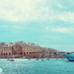 Joana Alvarenga Instagram - Um sítio único onde as fotos não traduzem a sua beleza 🇲🇹⛵💙❤️🤍 . #travelling #marina #birgu #vittoriosa #malta #maltaisland #blue #vacay #discovery #exploring #history Birgu, Malta