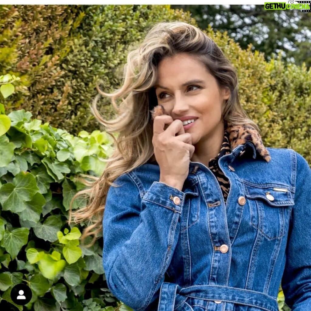 Joana Alvarenga Instagram - September 🧡 with @lobe.pt Aqui fica um cheirinho apenas do que chegou para a nova coleção da @lobe.pt . #lobe #fall #fallfashion #jeans #ootd #newcollection