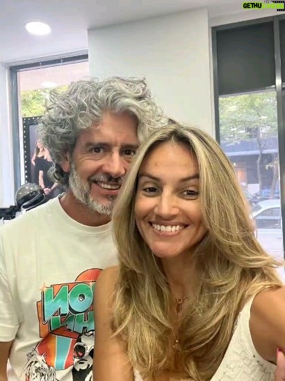 Joana Alvarenga Instagram - Dia de tratar do cabelo pós Férias no salão do meu querido @hair_stylist_nuno_de_oliveira_ @nunodeoliveira13 @andreiafptavares . #hair #hairstylist #balayage #color #blondhair #beauty #relaxtime