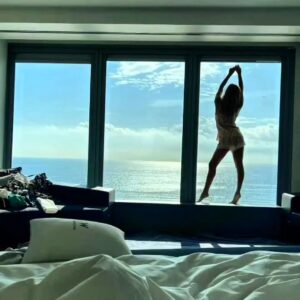 Joana Alvarenga Instagram - Buenos días Barcelona 💃💃💃
 .
#barcelona #spain #whotel #whotelbarcelona #morning #vacay