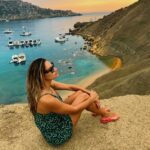 Joana Alvarenga Instagram - Golden bay, Singita Miracle Bay, Ghajn Tuffieha ⛵☀️💙🇲🇹🐚🐠 . #beach #beachlife #exploring #travelling #malta #maltaisland #goldenbay #singitamiraclebeach #ghajntuffieha #islandlife #vacay #summer23 #peace #blue #love #paradise #paradiseisland #imblessed Malta