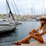Joana Alvarenga Instagram - Um sítio único onde as fotos não traduzem a sua beleza 🇲🇹⛵💙❤️🤍 . #travelling #marina #birgu #vittoriosa #malta #maltaisland #blue #vacay #discovery #exploring #history Birgu, Malta
