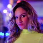 Joana Alvarenga Instagram – Um trabalho de milhões é o que te faz sorrir todos os dias. 😁🥰🎬📺📽❤️⭐️
.
#actress #actresslife #onset #personagem #clarinda #tvseries #tv #serie #onset #acting #lovemyjob #imblessed #friends