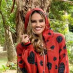 Joana Alvarenga Instagram - Que o frio não nos tire a vontade de sorrir e estar em contacto com a natureza 🍁🍂❄️🧣 #coldiscoming #cold #coldweather #winter #winterfashion #keepsmiling #breath