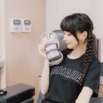 Joanne Missingham Instagram - 身為規劃控，「捐血」這件事一直都有在每年的計畫清單中～   原因很簡單，因為爸爸說健康的人就都可以捐！透過捐血，讓我在忙碌工作之餘，也不忘適時檢視、維持自己的身體健康。 這是一件不僅可以用自身回饋社會的事，也是我跟爸爸互相報平安的方式之一😊   這次很開心參與「Be the 1 捐了再GO+」活動，成為捐血推廣大使的一員❤️ 因為是第一次來到南海捐血室加上會害怕扎針，一開始我是有點緊張的，但這裡溫馨的環境以及專業親切的護理人員，在捐血的過程中都會和我詳細說明，也讓我放鬆不少～   而這次捐血與護理師聊天時，護理師有提到，我們捐出來的小小一袋血，可以至少幫到三個人～ 想到捐血這短短不到30分鐘，就能幫到這麼多的人，實在令人感到滿足 邀請大家跟我一起勇敢捐血，讓愛以生命延續下去❤ - 這邊血液基金會也發起了「BE THE 1 捐了再GO+」，歡迎大家共同響應～ 也歡迎大家一起用捐血和我報平安😊   【活動辦法】 6/16前完成以下步驟即可擁有抽獎機會 步驟1. 搜尋離你最近的捐血點。 步驟2. 至捐血點/車，完成捐血（建議可與BE THE 1手拿板合影）。 步驟3. 至Dcard活動頁面下方留言「#BeThe1Donor #捐了再GO #一起熱血躺平捐血」，並附上捐血照片或手拿版合影照，就可獲得1次抽獎機會。 步驟4. 若將捐血照片或手拿版合影照公開發布於FB貼文、IG貼文或IG限時動態，並#BeThe1Donor #捐了再GO #一起熱血躺平捐血，則可再獲得1次抽獎機會。 2023年6月30日將於Dcard公布25位幸運熱血者。   #BeThe1Donor #捐了再GO #一起熱血躺平捐血