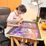 Joanne Missingham Instagram - 神魔團隊把星運棋士實體化了😊～ 一開始很好奇自己變成神魔角色的話會長什麼樣子？看到星運棋士誕生時果然有驚艷的感覺～因為融入了我最喜歡的黑白兩色還有最愛的圍棋元素⚪️⚫️ 很開心可以成為神魔的角色之一，希望大家也喜歡❤️ @tos_zh