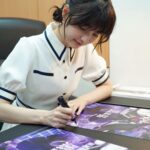Joanne Missingham Instagram - 神魔團隊把星運棋士實體化了😊～ 一開始很好奇自己變成神魔角色的話會長什麼樣子？看到星運棋士誕生時果然有驚艷的感覺～因為融入了我最喜歡的黑白兩色還有最愛的圍棋元素⚪️⚫️ 很開心可以成為神魔的角色之一，希望大家也喜歡❤️ @tos_zh