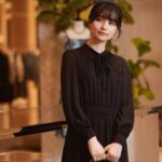 Joanne Missingham Instagram - 藉由這次的拍攝工作，終於有機會到ANAYI位於大阪全新裝潢的店舖-【essence of ANAYI 阪急梅田本店】參觀✨ 看到店舖的第一眼，腦中馬上浮現精緻、優雅的感覺，這也一直是ANAYI的服裝從設計到剪裁所帶給我的感受。   演員很重要的一件事情是要「演什麼像什麼」，生活中其實也是這樣，每個人也都兼顧著不同角色，對我來說，不同場合搭配合適的穿搭也更能幫助我在不同的身份之間做轉換～就像這四套Look一樣，看起來都是我衣櫃裡會出現的衣服，但展現的卻是不同面向的我😆   如果有到日本大阪的話，推薦可以親自到門市逛逛，體驗ANAYI的精緻氛圍，不論是典雅正式還是清新休閒，相信在這裡都可以找到你想要的款式❤️ @anayi_official