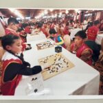 Joanne Missingham Instagram - 超認真在看我下棋的拔拔～（雖然我很懷疑他到底看不看得懂🤔️😂）