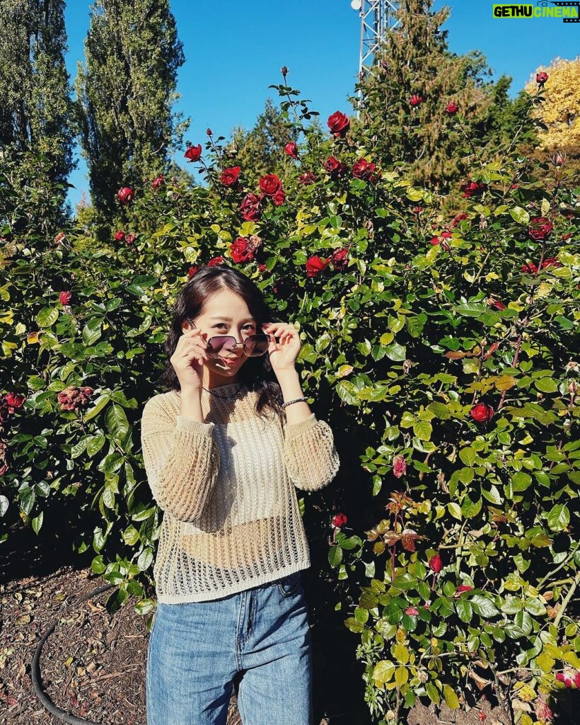 Joanne Yang Instagram - 回想一下這個禮拜，或這個月， 你創造了什麼有趣的回憶嗎～🥰🥰 #豐富自己的生活 #創造美好的回憶 Queen Elizabeth Park