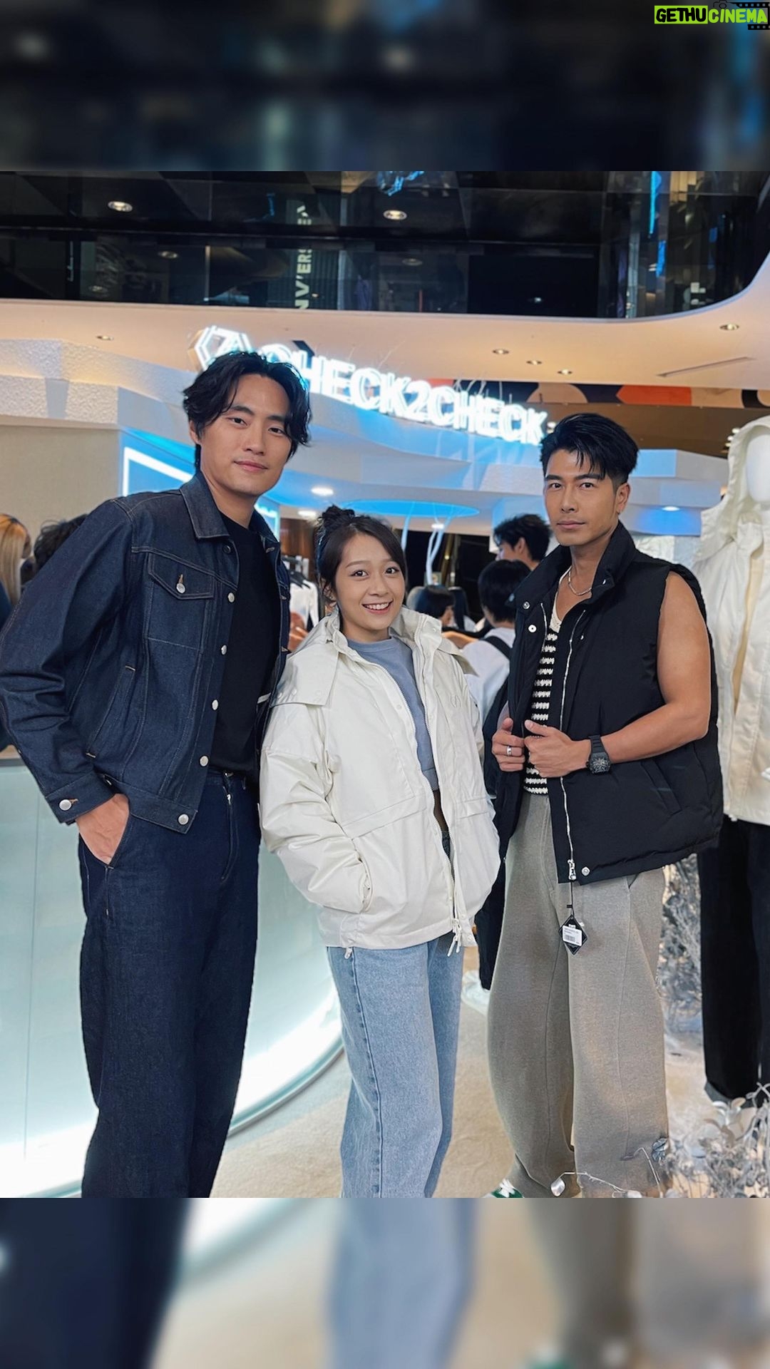 Joanne Yang Instagram - 太久沒見到大家會想念🩵🩵 於是跑去CHECK 2 CHECK x 快電商 《極鋒未來 雪之境》快閃店玩耍啦~ 好喜歡極峰外套、暖暖背心&小曹代言的雨衣~~ 再分享給大家喔~真的好看又好穿~ 大家也趕快去玩吧~ 📍新光三越 台北信義新天地A11 1樓 (就在特斯拉旁邊 靠近威秀的那一端) 🗓️11/10 Fri -11/25 Sat 平日 11:00-21:30 例假日 11:00-22:00 #c2c極鋒未來雪之境 #快電商 #check2check @check2checkc2c @c2cbuy.official