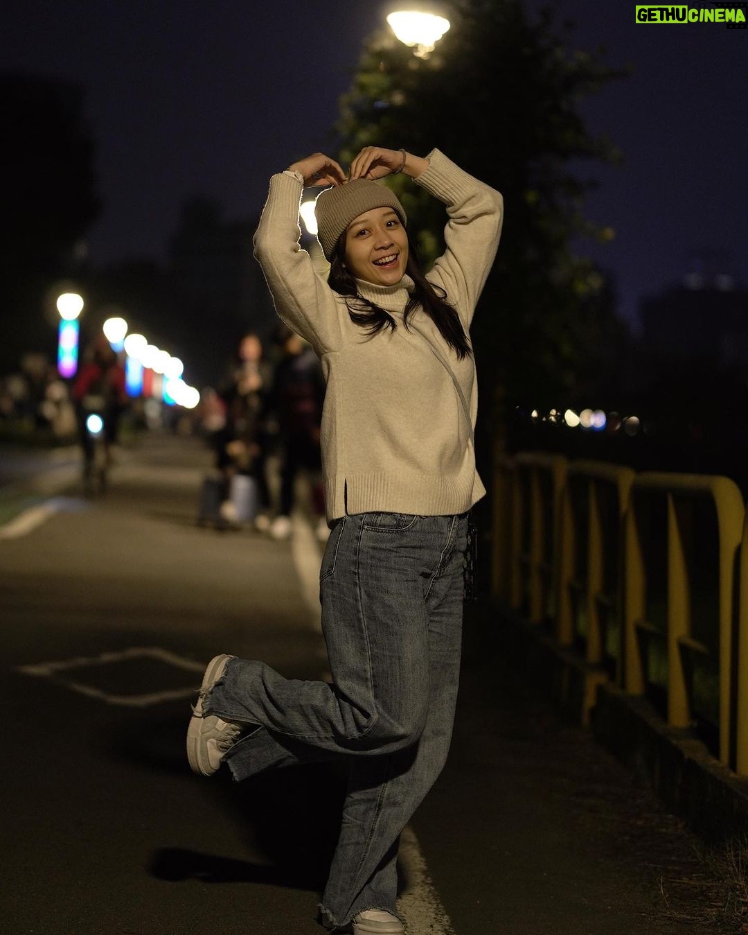 Joanne Yang Instagram - 哈囉2024, 很期待2024的每一天! 好像更知道自己想要什麼~ 有好多事迫不及待想做! 繼續開心運動, 繼續享受大自然的美好, 也想要繼續探索新事物,繼續學習~ 謝謝2023陪伴在我身邊的每個人, 2024也要繼續愛你們~ 也請繼續多多指教🫶🏼🫶🏼 大家新年快樂 Happy New Year~ あけましておめでとう🌅 #2024 #新年快樂 #繼續加油 #愛你們