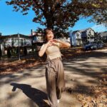 Joanne Yang Instagram - 年末回想起這一年發生的事， 總覺得我的記憶裡 大多是美好的、有趣的和開心的事～ 仔細想想其實也不是沒有很痛苦的時刻， 但那些不開心過了就過了呀， 我因此成長了，現在有更在乎的事， 所以痛苦的感受，就是一個過程， 不需要記得漸漸就會遺忘了～ 這或許是身體的機制～ 讓我們留下值得回顧的美好片段🫶🏼