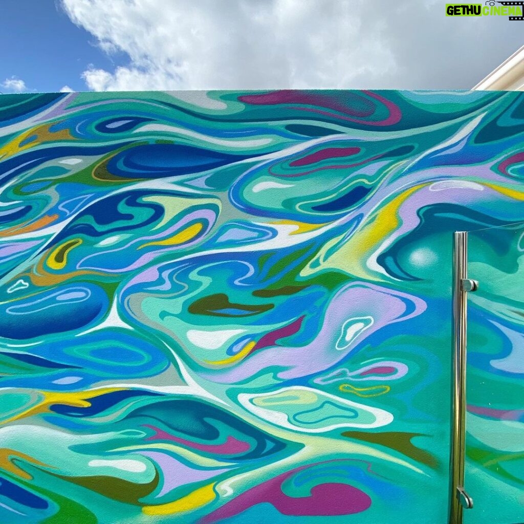 Joel Van Moore Instagram - Making ripples and creating waves. Painting poolside last week. I love merging colour in a liquid way #vanstheomega #ironlak #freehand #arte Adelaide, South Australia