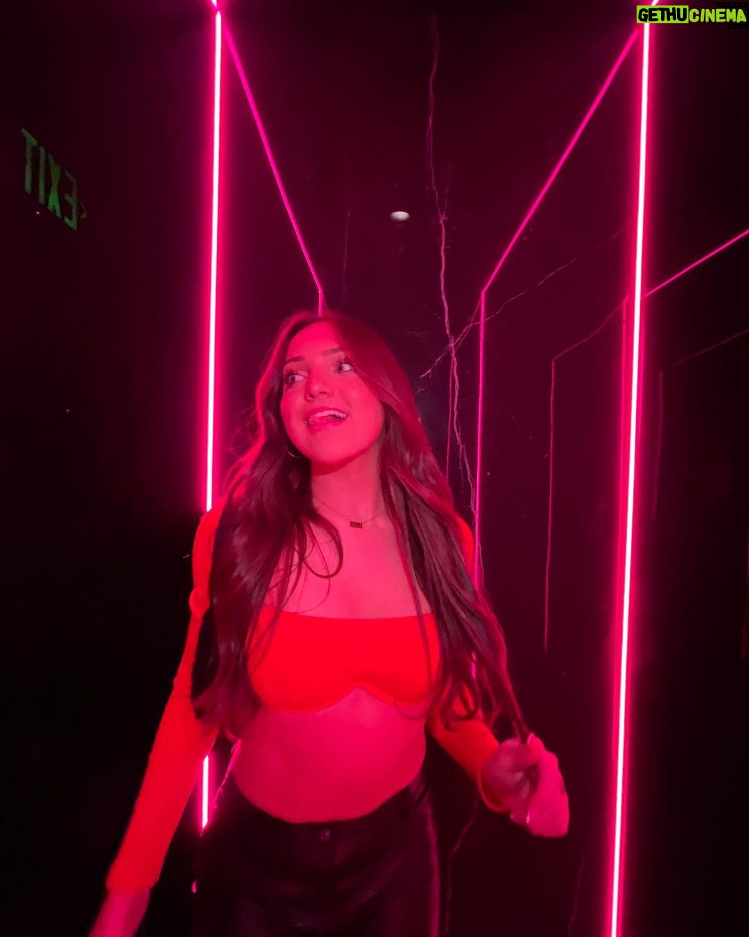 Joelle Better Instagram - 💋💋💋 Hollywood