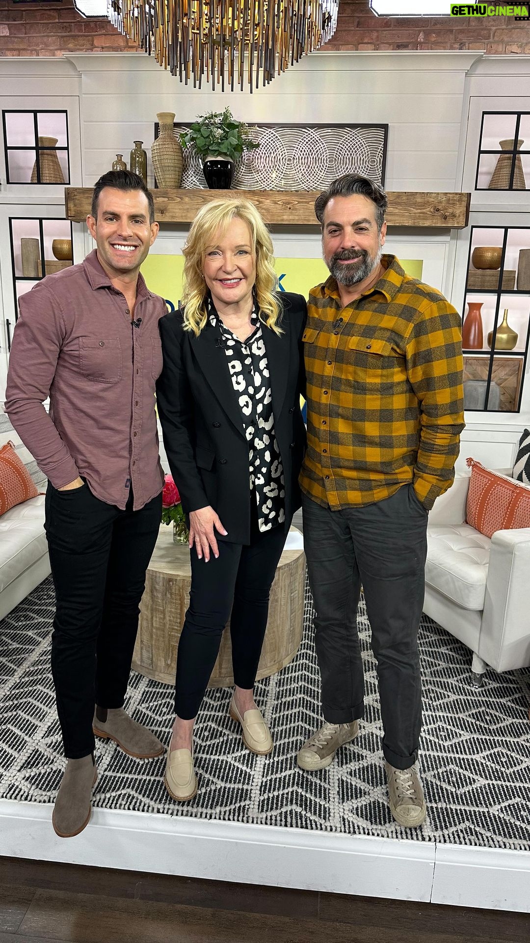 John Colaneri Instagram - Another epic time with @themarilyndenisshow! It truly is the best time when we are invited to co-host with @marilyndenis. We cannot wait to come back to Canada 🇨🇦 and see everyone again soon! ❤️❤️❤️ Toronto, Ontario