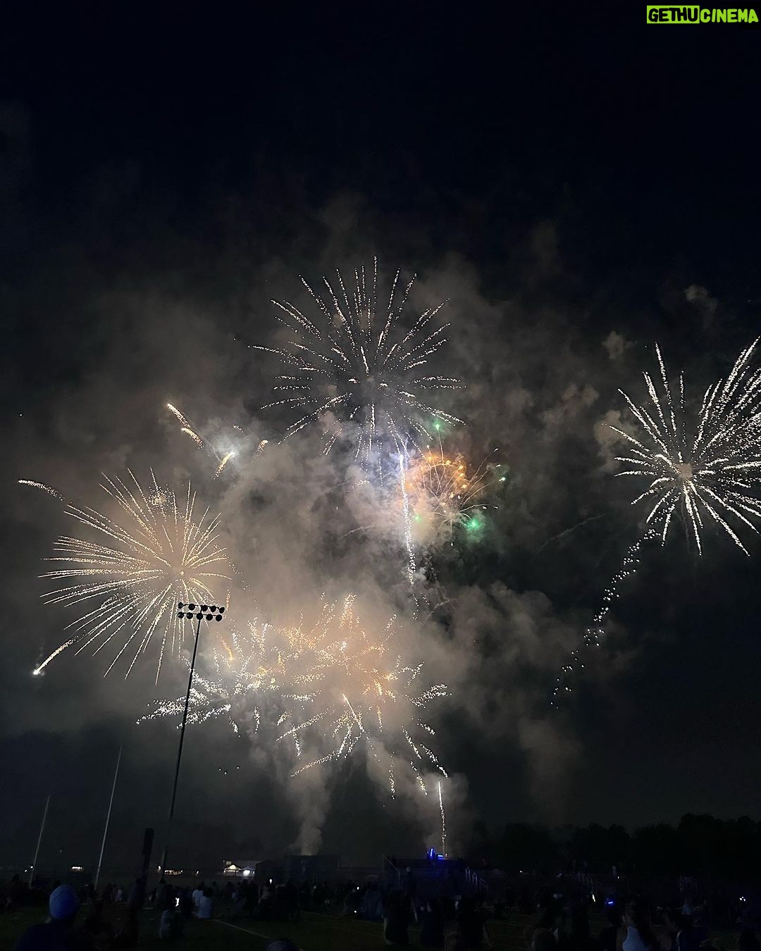 John Colaneri Instagram - Fireworks 💥 with friends! #girldad #dadlife @uncle1089