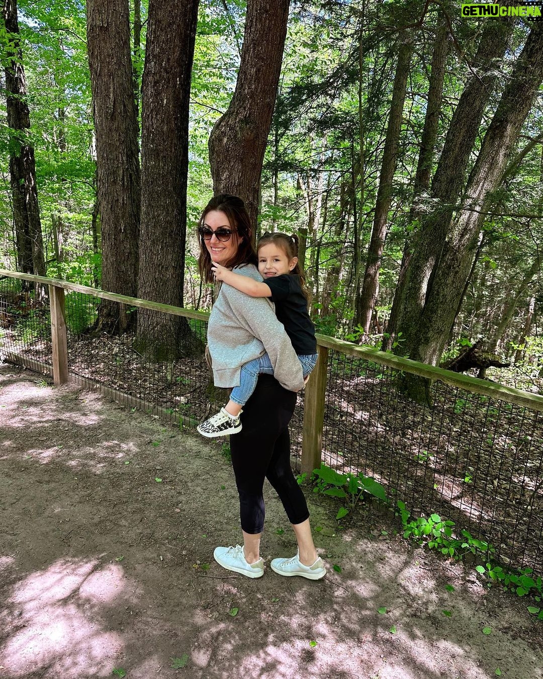 John Colaneri Instagram - Happy Mother’s Day to @colanerijenn, Gigi, and the rest of the moms today! ❤️❤️