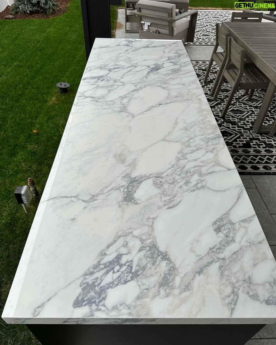 John Colaneri Instagram - The bar area is complete with @sapienstone_usa counter in Arabescato. The bar is by @urbanbonfire in Onyx with black handles. The beauty of these materials is that there is zero maintenance! The counter is porcelain and the bar is made of marine grade aluminum that is powder coated. Thank you to my incredible installers @faithfulcountertops and @distinctively_outdoors. #design #designinspiration #designgoals #outdoorkitchen #outdoorliving #outdoordecoration New Jersey