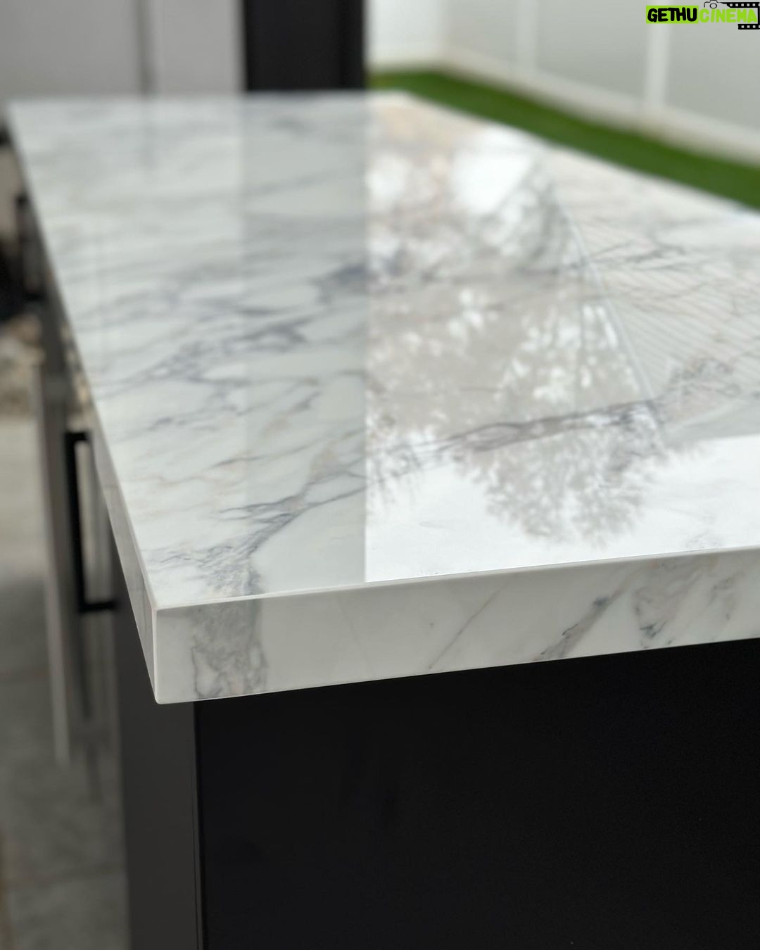 John Colaneri Instagram - The bar area is complete with @sapienstone_usa counter in Arabescato. The bar is by @urbanbonfire in Onyx with black handles. The beauty of these materials is that there is zero maintenance! The counter is porcelain and the bar is made of marine grade aluminum that is powder coated. Thank you to my incredible installers @faithfulcountertops and @distinctively_outdoors. #design #designinspiration #designgoals #outdoorkitchen #outdoorliving #outdoordecoration New Jersey