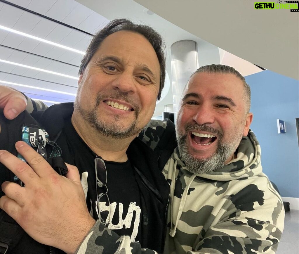 John Dolmayan Instagram - Great seeing and hanging with the incomparable @davelombardo ! As always,one of the sweetest people on the planet. 🥁 🥁
