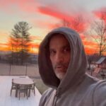Johnathon Schaech Instagram - It’s a big old beautiful world out there. You can choose to see it and take part in it. Let’s go 2024!