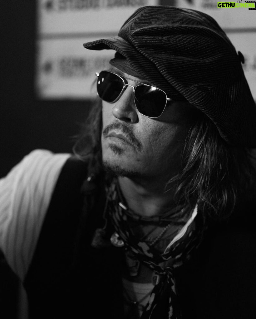 Johnny Depp Instagram - Backstage at @olympiahall before the last show. Fearless yet human, just like Sauvage. Photo: @gregwilliamsphotography • #DiorBeauty #DiorParfums #DiorSauvage