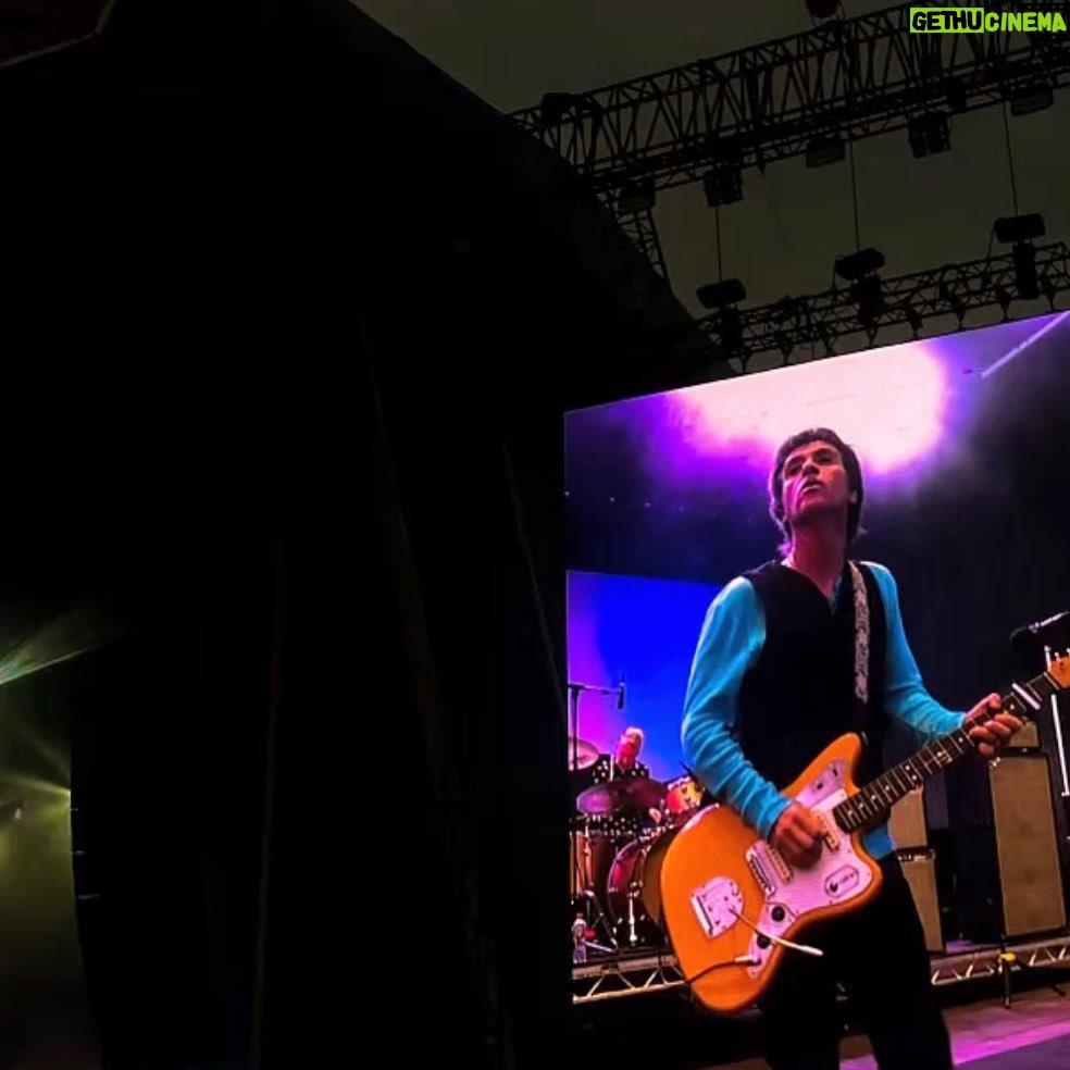 Johnny Marr Instagram - Belfast. pic @alanareilly