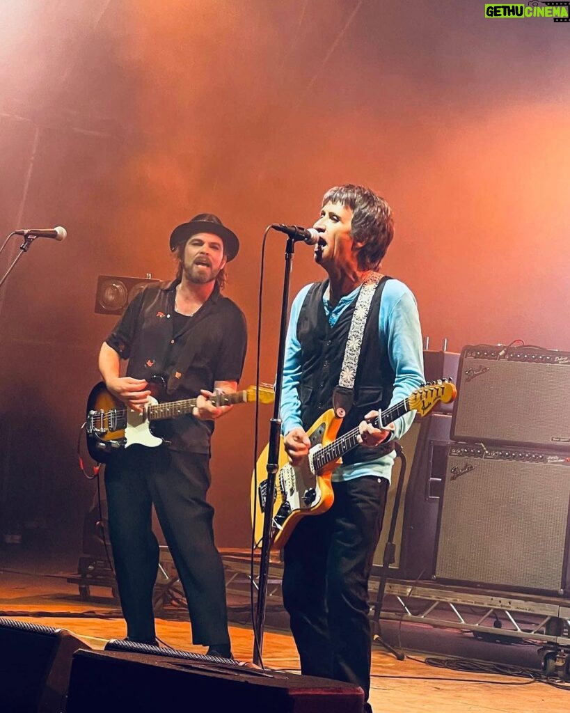 Johnny Marr Instagram - Love and thanks to the great Gaz Coombes for joining us last night @gaz_coombes pic @overtired