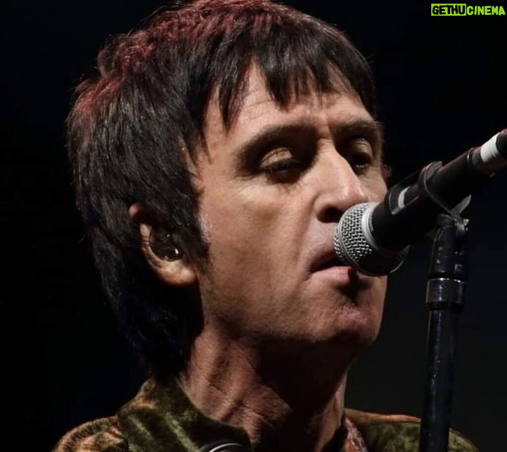 Johnny Marr Instagram - Just a warning to people to watch out for fake messages from me generated by AI, including voice messages. If anyone receives one please send them my details as I’d quite like to have a dialogue with AI Johnny, who I really hope isn’t actually smarter than me…than I. Pic @bourn.ian