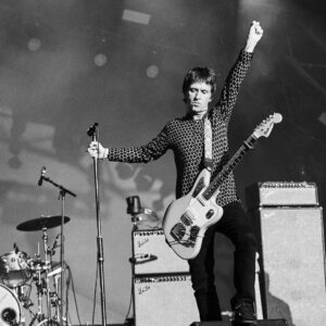 Johnny Marr Instagram - It’s been an eventful and fun 2023. Thanks to all the friends, musicians and co-conspirators who have been with me this year and big love and good luck to everyone for 2024. JX #johnnyfuckinmarr #fenderguitars #martinguitars #bmgmusic #williammorris #johnnymarrorchestra
