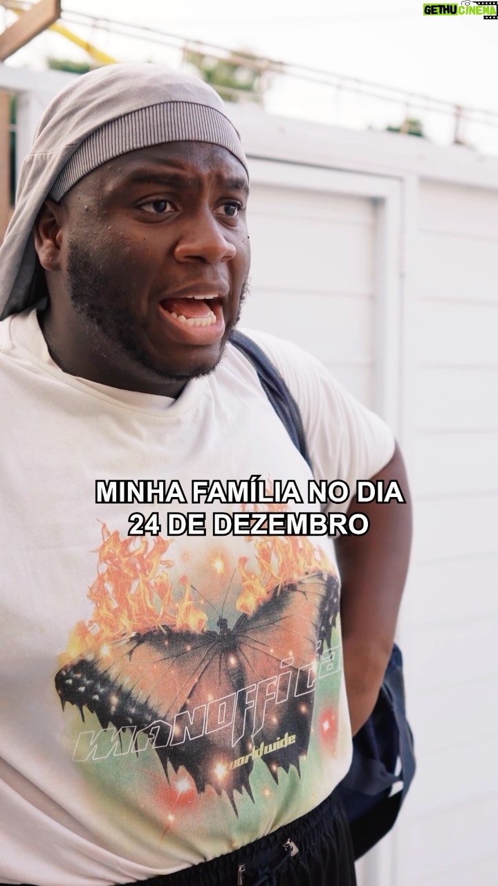 Jojo Todynho Instagram - NATAL EM FAMÍLIA - ÚLTIMO EPISÓDIO 🎄✨🎁 Pode entrar @jojotodynho ❤️ Eu desejo do fundo do meu coração que todos vocês tenham um feliz Natal. Muito obrigado por essa temporada linda🫶🏾 NATAL EM FAMÍLIA AINDA NÃO ACABOU…👀 Rio de Janeiro, Rio de Janeiro