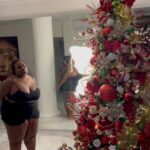 Jojo Todynho Instagram - Eu amooooooooo NATAL!!! É uma mistura de amor e saudades. 🎅🏾🥹✨🥰 Decoração: @karinalemosdecora @morada.madalena