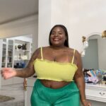 Jojo Todynho Instagram - Esse reverso gente pelo amor, ensaie e cheguei a conclusão que sirvo mesmo é pra trabalhar, esse negócio de dancinha não é pra mim.😂🫣