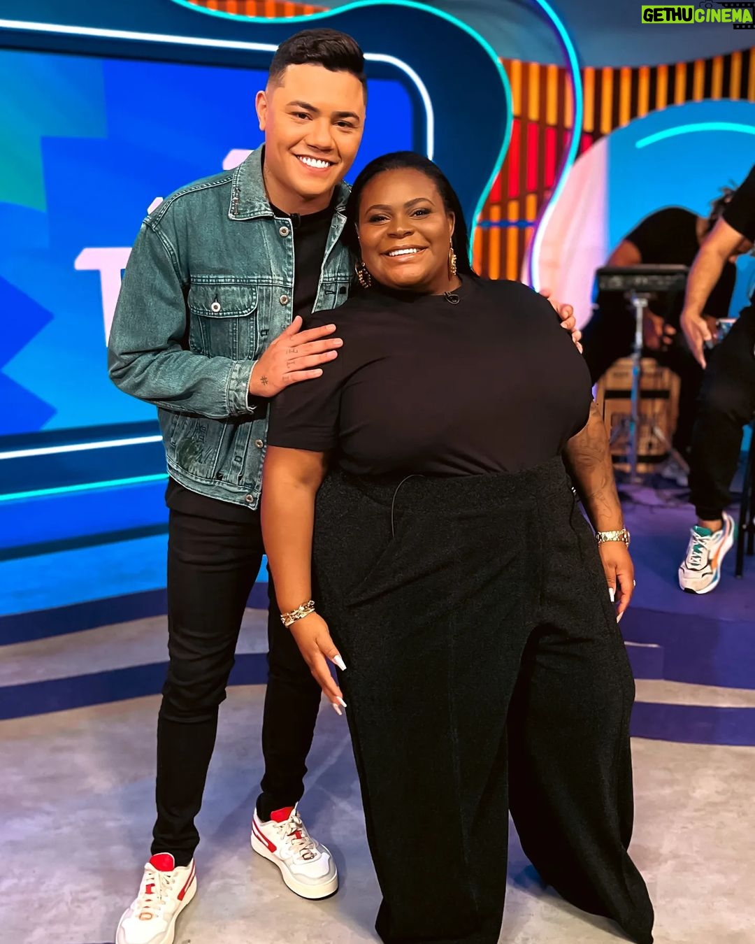 Jojo Todynho Instagram - Começou! No #TVZFelipeAraujo de hoje o papo vai ser reto com a @jojotodynho . Corre para o @multishow ! 📺🎶