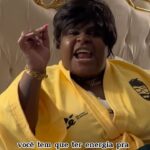 Jojo Todynho Instagram - Fala aí tocadores de vuvuzela que mais amo, passando pra deixar aquele recadinho de ACORDA PRA VIDAAAAAAA com minha miga @jojotodynho pra quem tá com preguiça de levantar pra ver os jogos da Copa do Mundo, ein.😛 Já marca aqui quem tá precisando de um despertador desses e passa a visão porque acordar cedo só é bom quando tem futebol envolvido! 💚💛 #TorcidaZéDelivery #BebaComModeração App proibido para menores de 18 anos