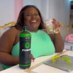 Jojo Todynho Instagram - A universitária maravilhosa de vocês chegou para dar uma dica de milhões 😍👇🏿 Correria da semana com muito trabalho e estudo a gente não pode dar mole. Eu já separei meu @fusionenergydrink pra chegar chegando no fds cheia de energia, porque não sou nem doida 😂 E você? Vai ficar em casa deitado(a) vendo a vida passar? Faça como a futura Dra Toddy e conte com Fusion pra dar um gás a mais no seu sextou! #SeTemCorreTemFusion #publi