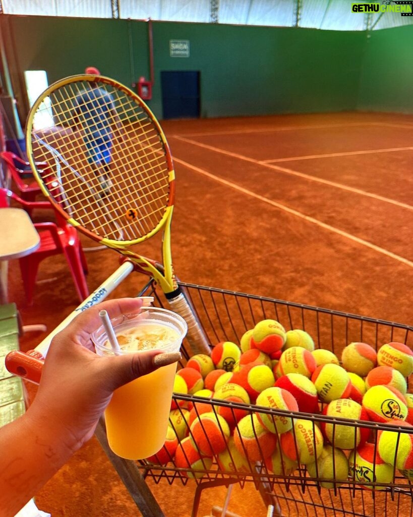 Jojo Todynho Instagram - Pra começa o dia do jeitinho certo, já estou na terceira aula de tênis.🎾🦋
