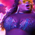 Jojo Todynho Instagram - Chegou a hora de vocês conferirem #TiroDeBom! 🤠 Nosso tiro tá no ar na sua plataforma de música favorita e com clipão no youtube. Quem aí vai ouvir muito? Fala pra gente!