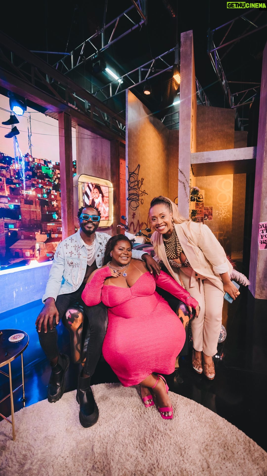 Jojo Todynho Instagram - Com a @jojotodynho o papo é reto! 🗣😂 O episódio do podcast #JojoMeiaNove com @negblack já está disponível no Humor Multishow, no YouTube ✌️ E não esquece que mais tarde, às 22h45, tem episódio inédito do #JojoNoveEMeia, na TV 3 e no @globoplay 💫