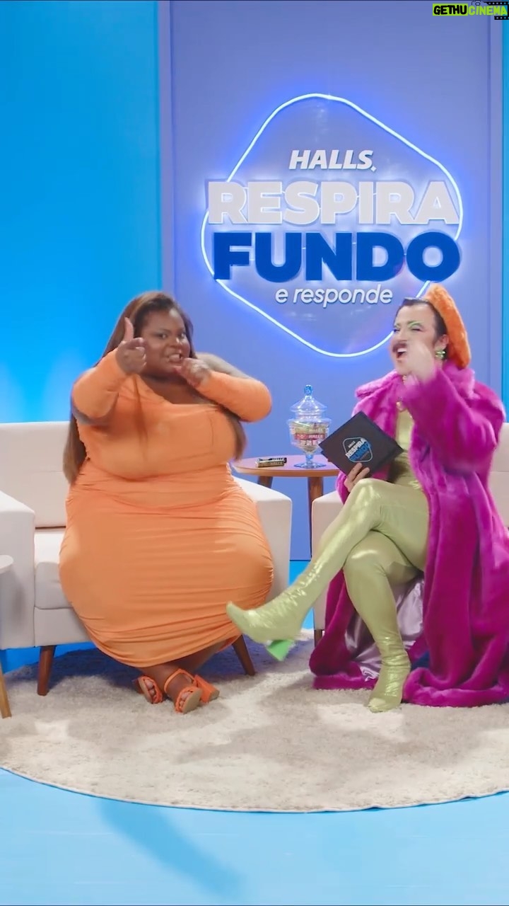 Jojo Todynho Instagram - E vocês meus amores, MANDA BALA ou AZEDA ? Vocês já me conhecem e sabem que comigo é papo reto. Contei tudo e mais um pouco na minha participação no programa Respira fundo e Responde de @hallsbrasil Aqui é papo reto sem curva, Zerooooo é o Gate! Corre lá pra assistir e volta pra comentar fechado ? #Halls #RespiraFundoeResponde #Publi
