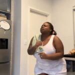 Jojo Todynho Instagram - A paz de não ter ninguém na cozinha pra se meter nas coisas. 🤪😂 Quer me ensinar a cozinhar ?! 😂🤪🥰@xbadmix