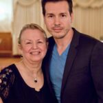 Jon Seda Instagram - The stronger the foundation, the stronger the family! This woman is the rock behind ours! Happy #MothersDay Mom!