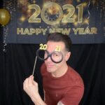 Jon Seda Instagram – I see the future and it looks bright! Happy New Year everyone! 👊🏻
