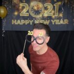 Jon Seda Instagram - I see the future and it looks bright! Happy New Year everyone! 👊🏻