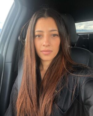 Jonathan Zidane Instagram - Joyeux anniversaire à toi la femme qui a su m’écarter du mauvais pour me tirer vers le bon, à toi qui fait que tout les jours à la maison je me sente comme dans un nuage, toi qui éduque nos enfants à la perfection et surtout toi qui me donne tant d’amour au quotidien.
Je remercierai jamais assez dieu de t’avoir mis sur mon chemin.
J’aurais pas imaginé meilleure vie qu’a t’es coté ma reine 👑 
Je t’aime @racha_lz ☝️❤️