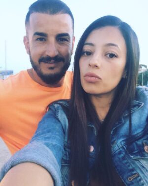 Jonathan Zidane Instagram - Ma petite femme @racha_lz et moi vous souhaitons de passer de bonnes vacances ✊️🙏❤️