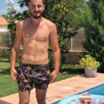 Jonathan Zidane Instagram - J’ai le corps à jeff tuche, mais j’ai le coeur de coluche 🤝❤️